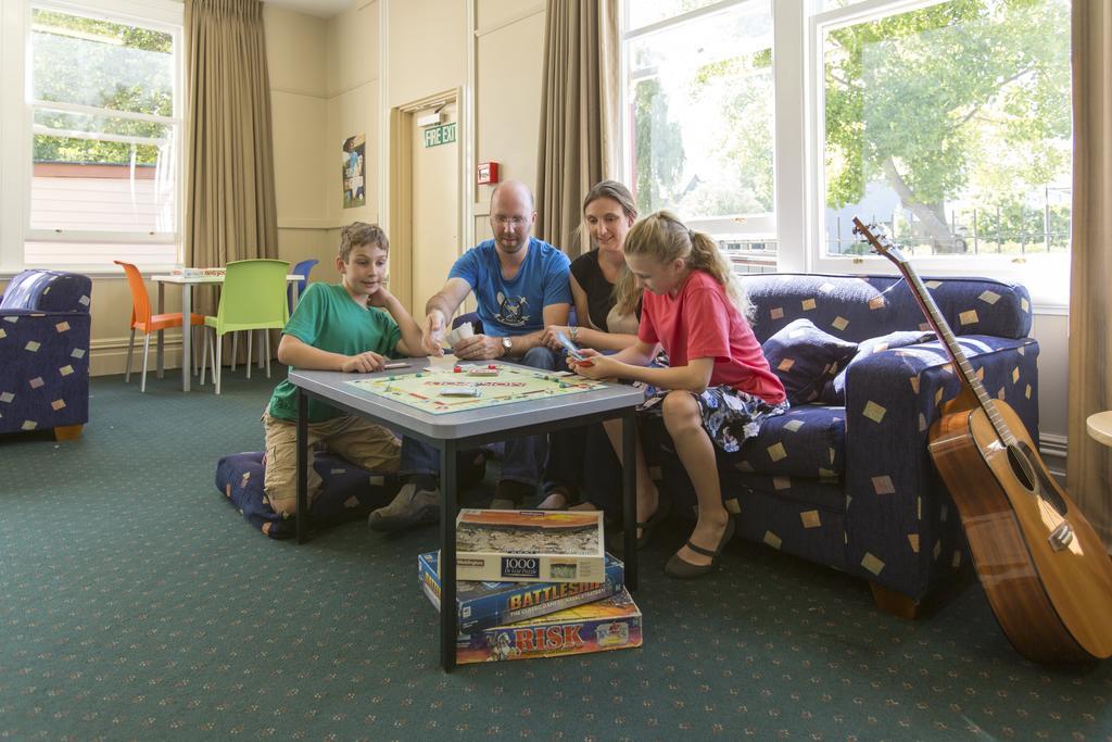 Hostel Yha Rolleston House