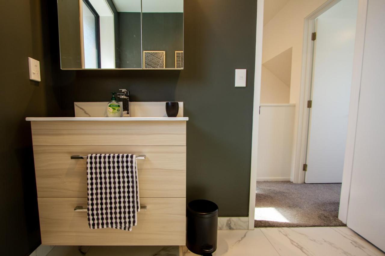 New Boutique Sanctuary Near Latimer Square Apartment