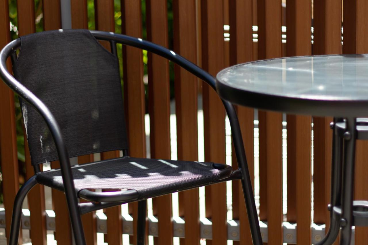 Peaceful 2 Bed Pad W/carpark Christchurch
