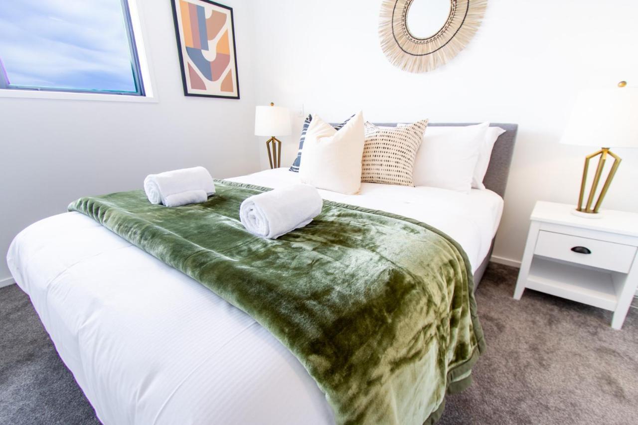Sunny Townhouse Central City 2 Bedroom