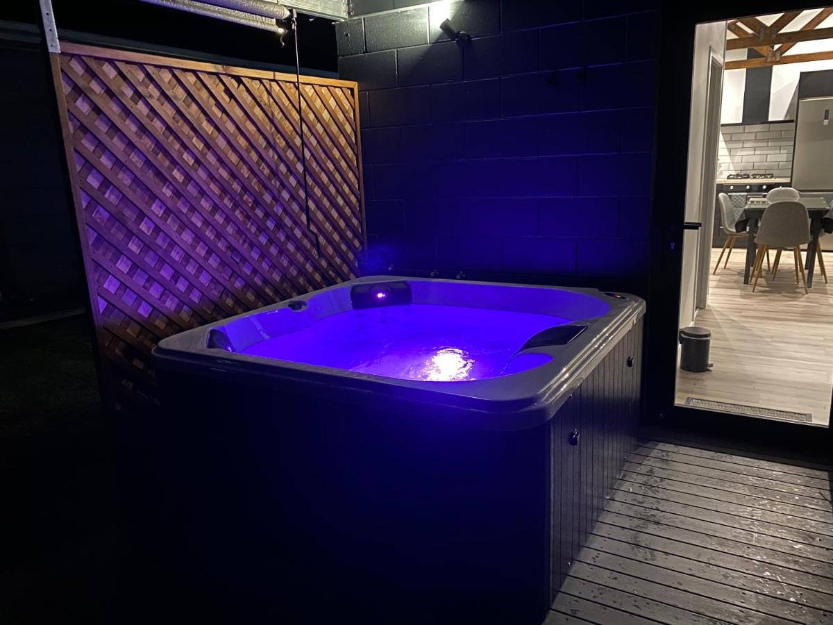 Unit With Bath Holiday home Christchurch
