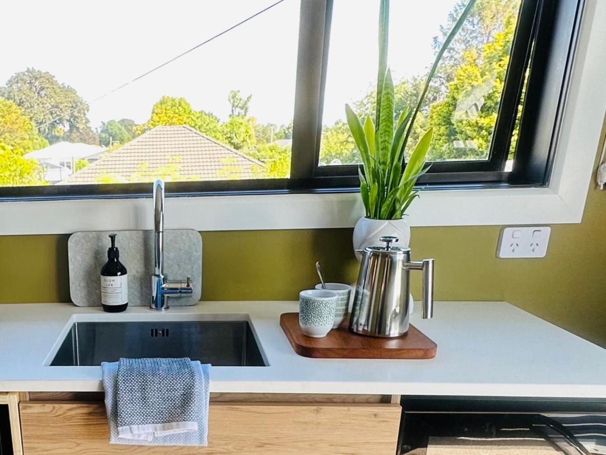 Beckenham Studio On Tree Lined Street Christchurch