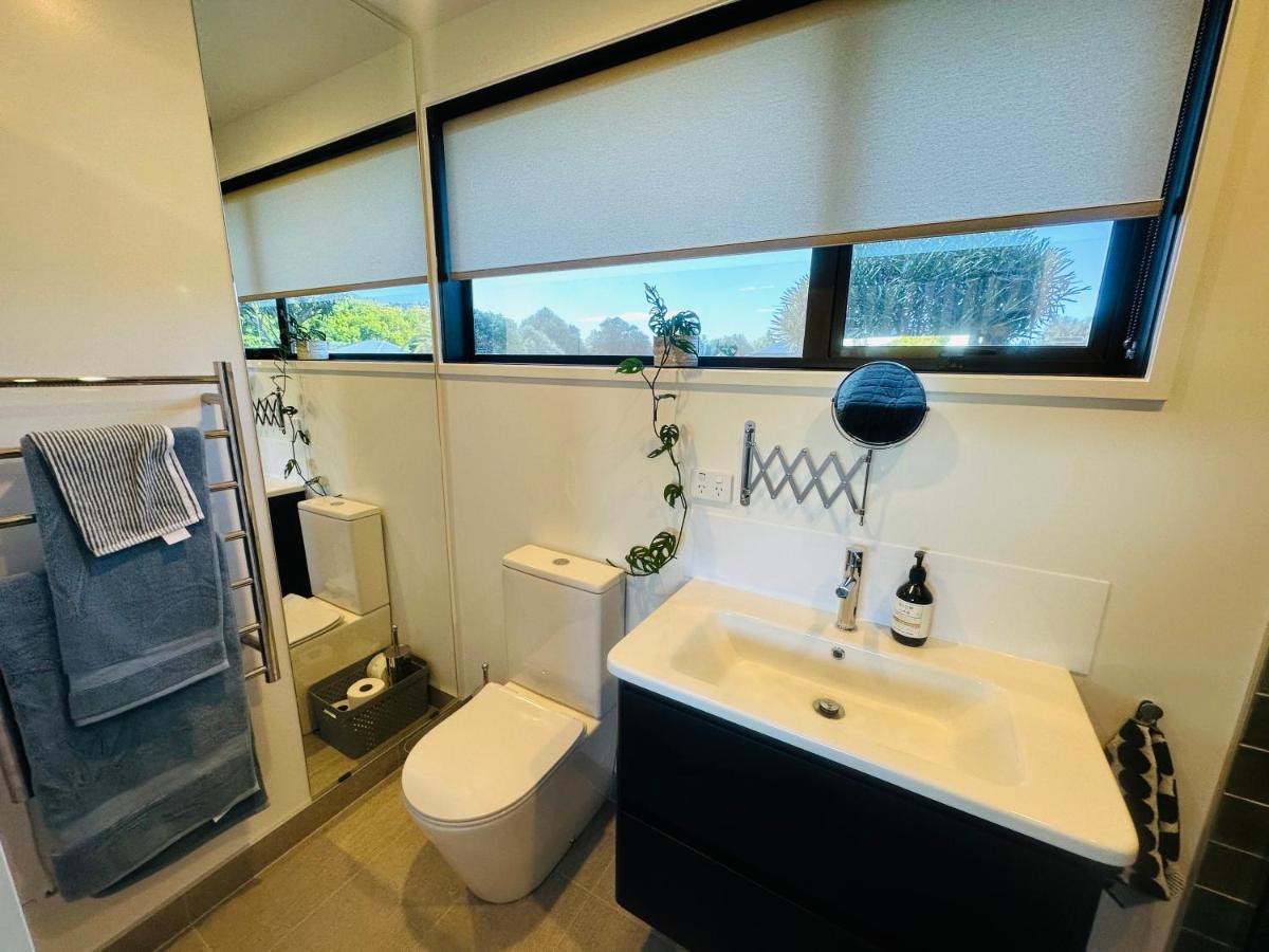 Beckenham Studio On Tree Lined Street *