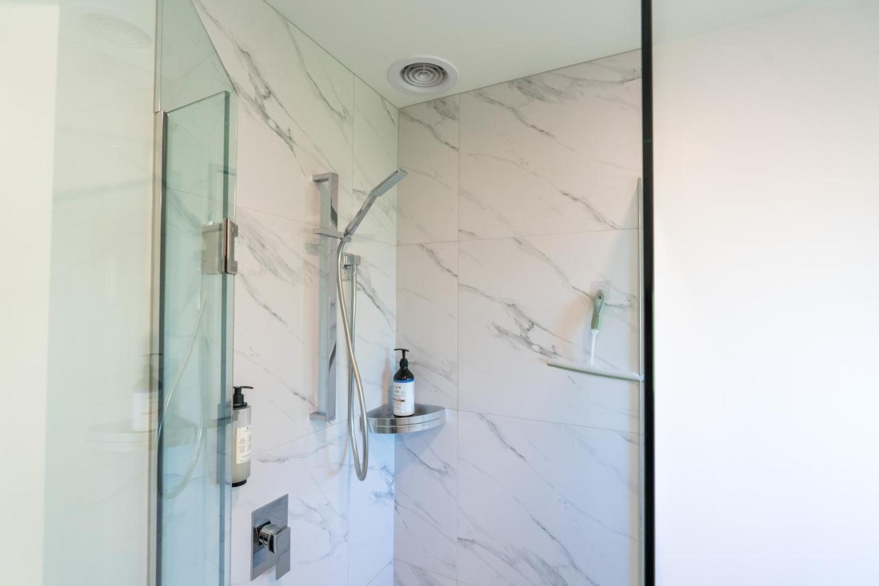 Apartment King Bed On Hagley Park Corner In The Cbd *