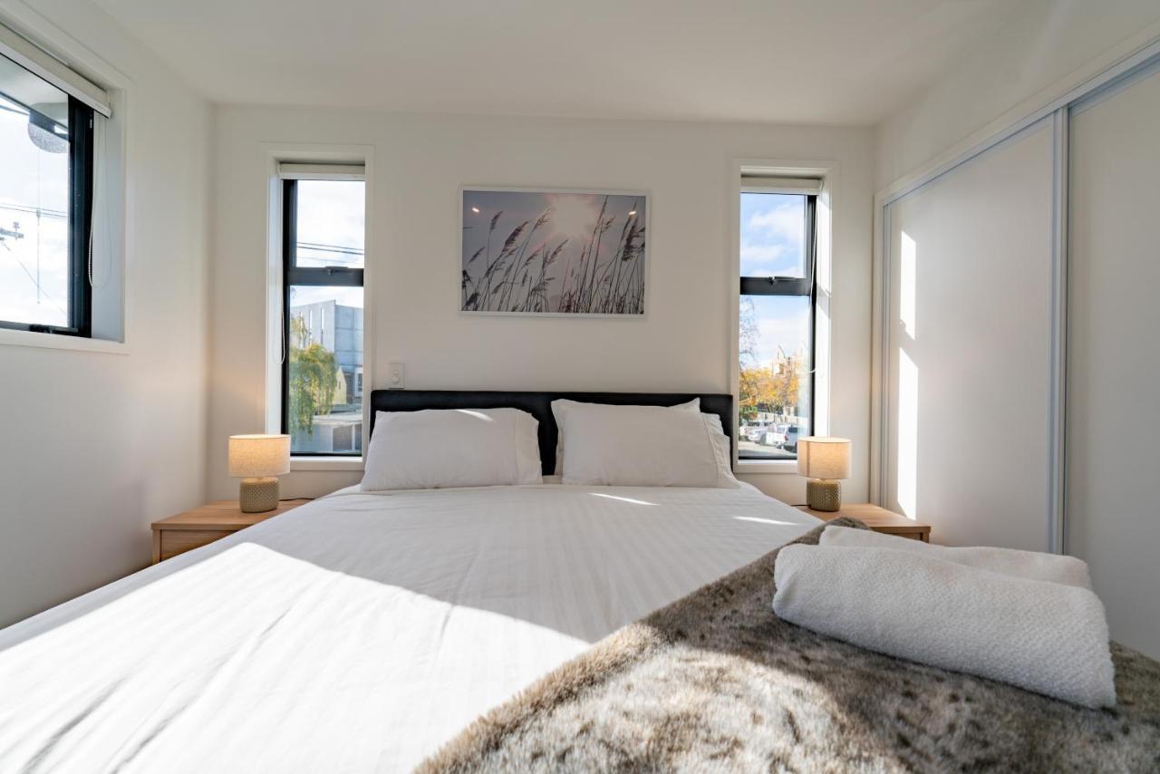 King Bed On Hagley Park Corner In The Cbd * Christchurch