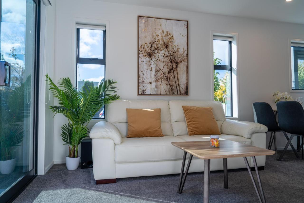 Apartment King Bed On Hagley Park Corner In The Cbd