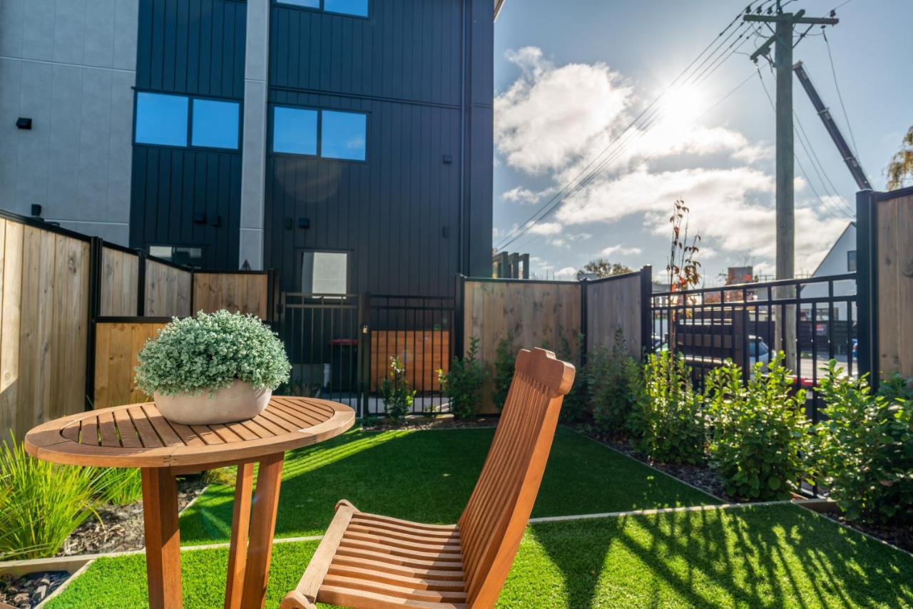 Apartment King Bed On Hagley Park Corner In The Cbd