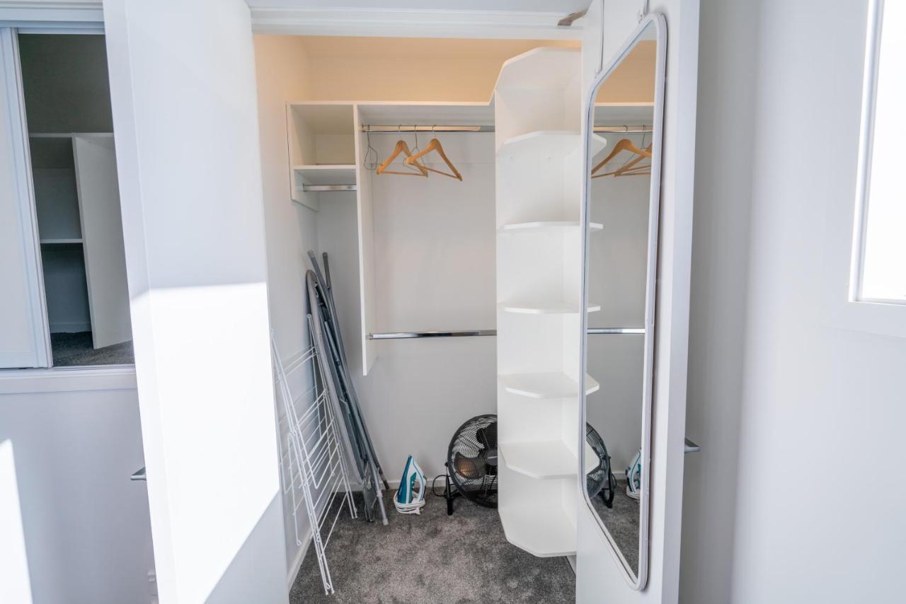 King Bed On Hagley Park Corner In The Cbd Apartment Christchurch