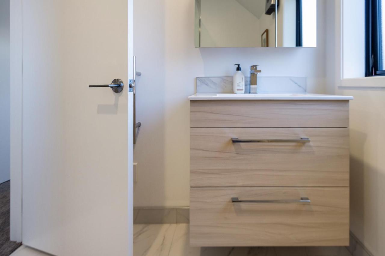 Explore Addington And Cbd 1 Bed W/carpark Apartment Christchurch