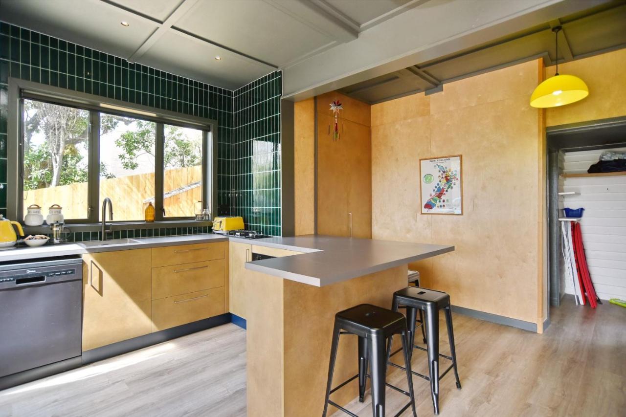 Beachfront Bach - Homes Holiday home Christchurch