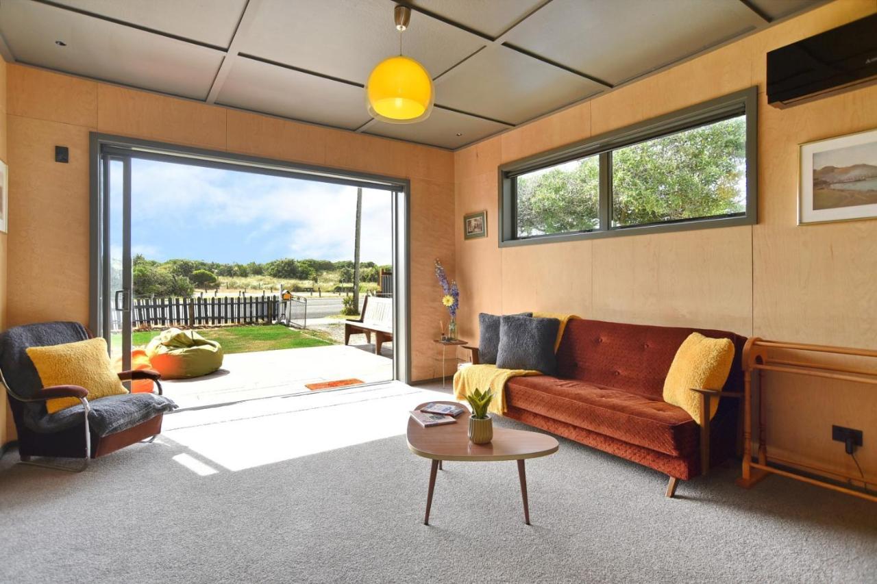 Holiday home Beachfront Bach - Homes