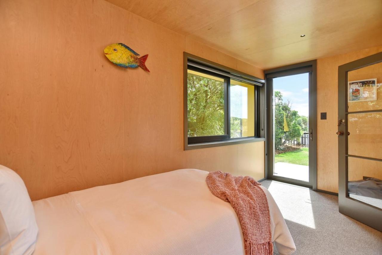 Holiday home Beachfront Bach - Homes