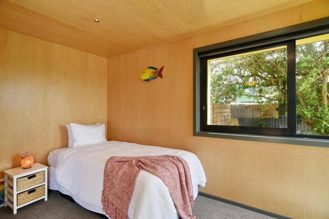 Beachfront Bach - Homes Holiday home