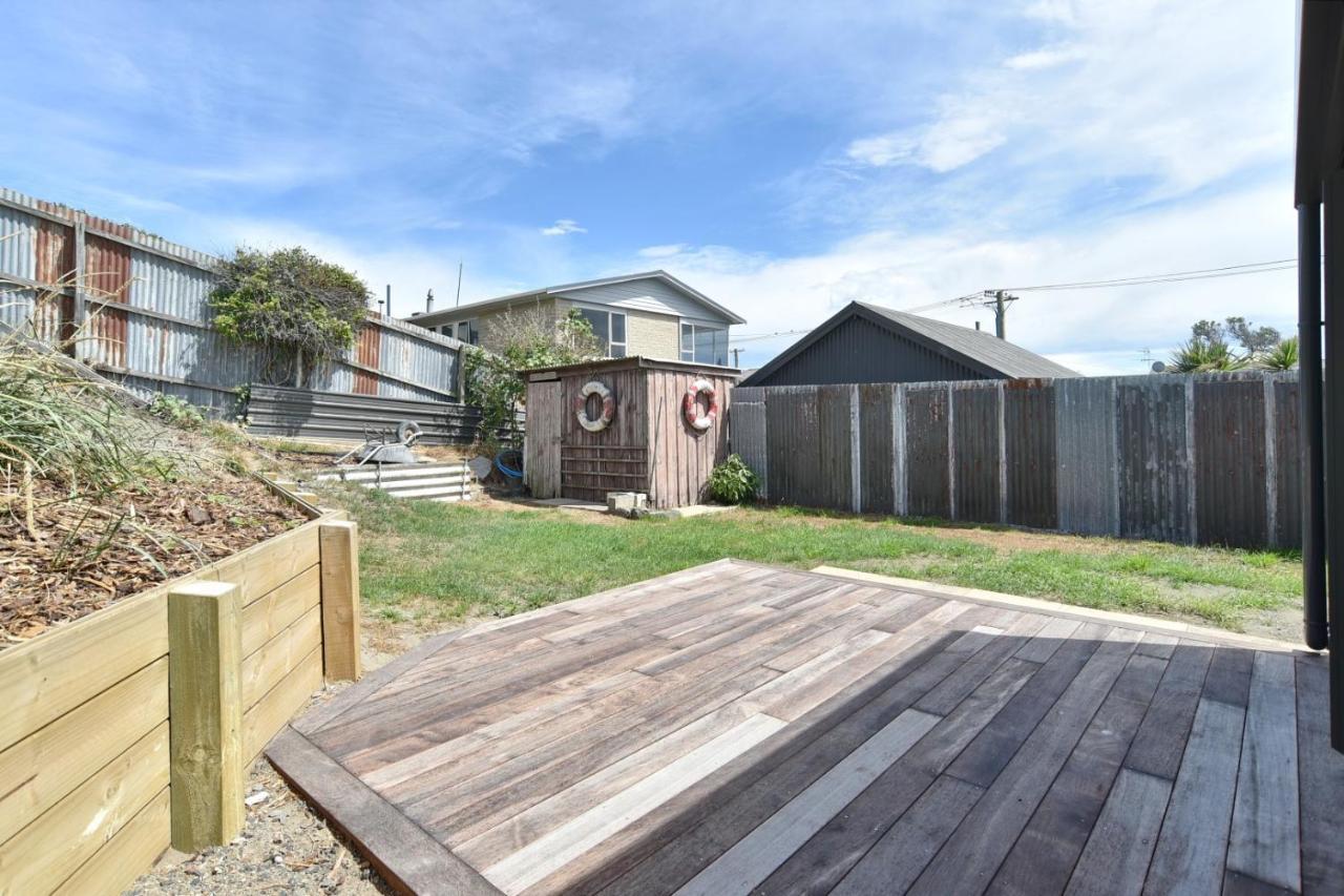 Beachfront Bach - Homes Holiday home