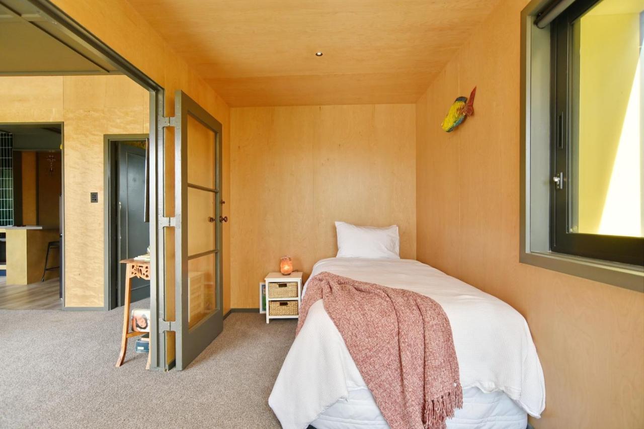Holiday home Beachfront Bach - Homes Christchurch