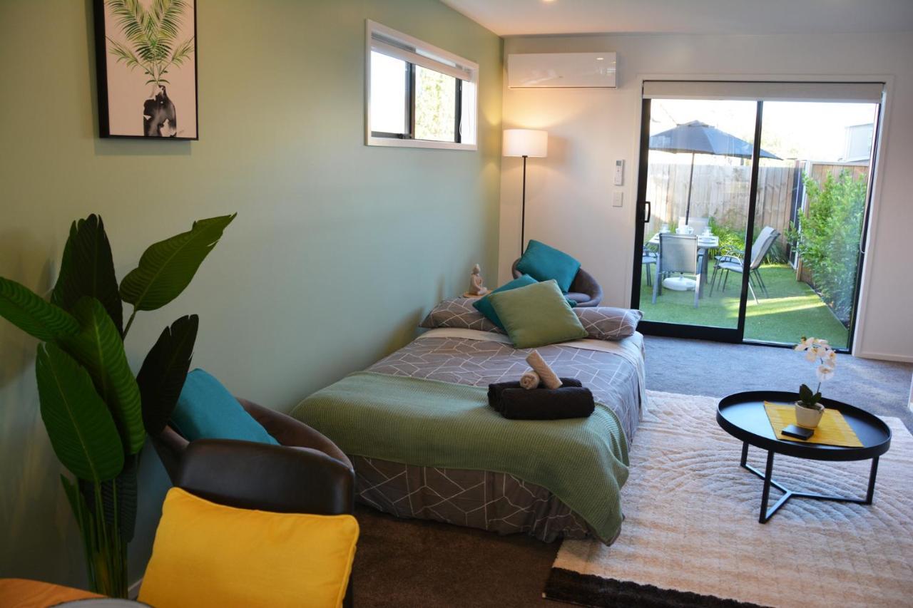 Cosy And Close To Apartment *