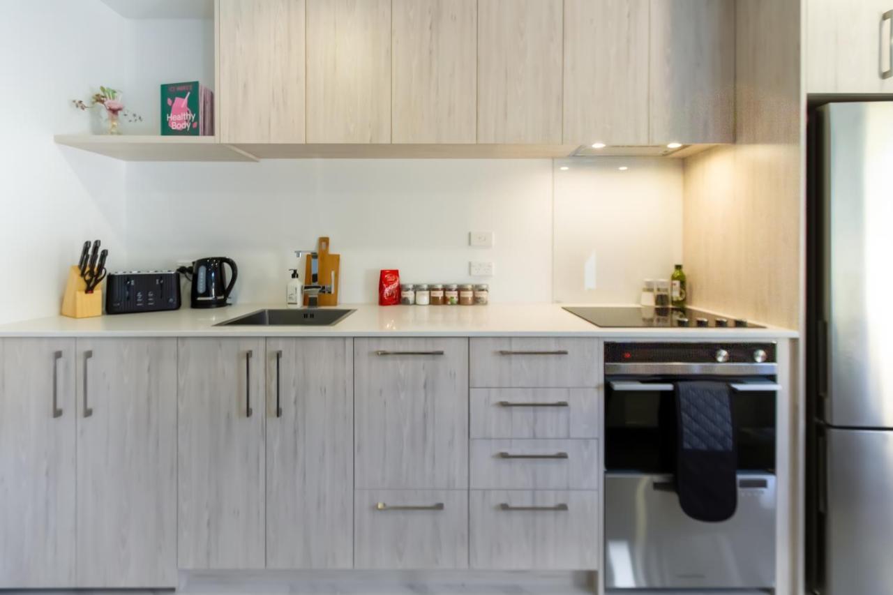 The City's Kept Secret 2 Bed 2 Bath Apartment *
