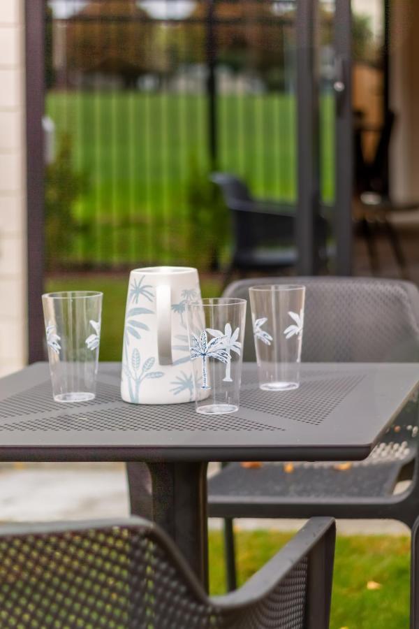 Peaceful Park View Townhouse 2 Bed W/carpark * Christchurch