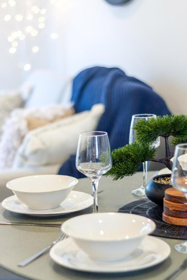 Apartment Stroll Through The Park 2 Bed 2 Bath W/carpark *