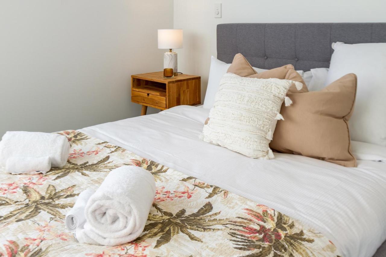 Apartment Stroll Through The Park 2 Bed 2 Bath W/carpark Christchurch