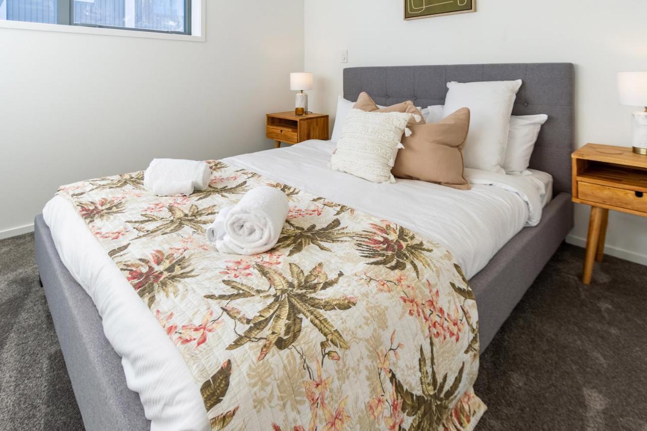 Apartment Stroll Through The Park 2 Bed 2 Bath W/carpark