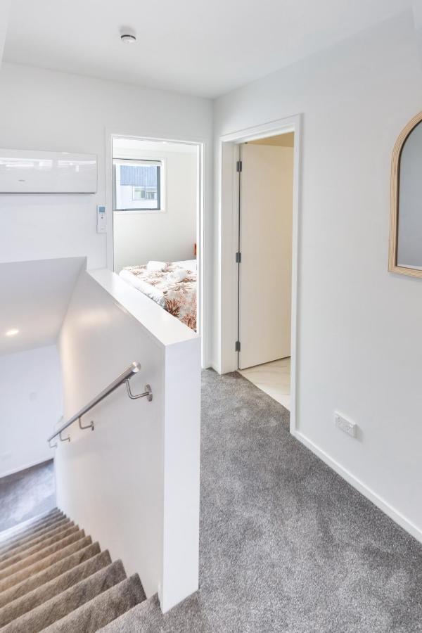 Stroll Through The Park 2 Bed 2 Bath W/carpark