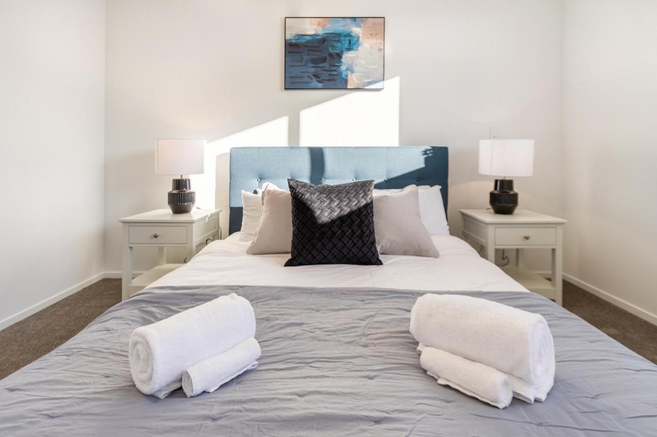 Stroll Through The Park 2 Bed 2 Bath W/carpark