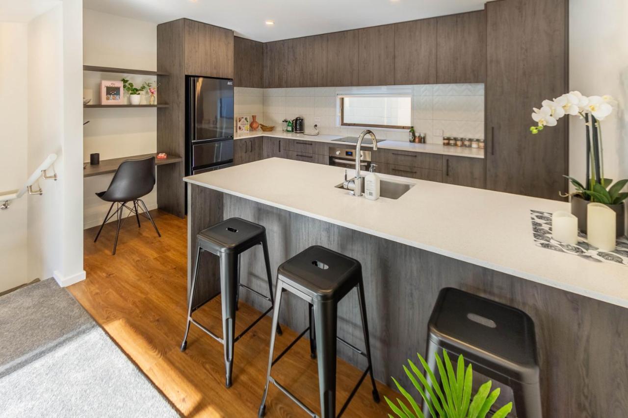 Cozy 3 Bedroom Near Hagley Park W/garage