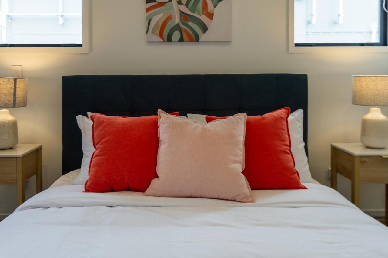 Peaceful Park View Townhouse 2 Bed W/carpark Christchurch