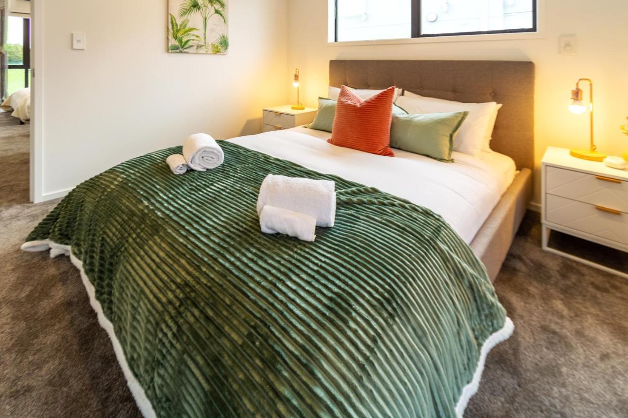 Peaceful Park View Townhouse 2 Bed W/carpark Apartment