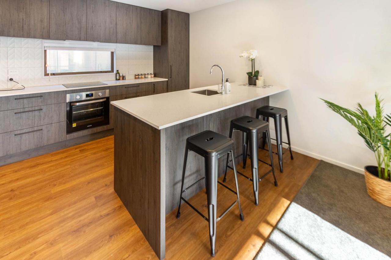 Cozy 3 Bedroom Near Hagley Park W/garage