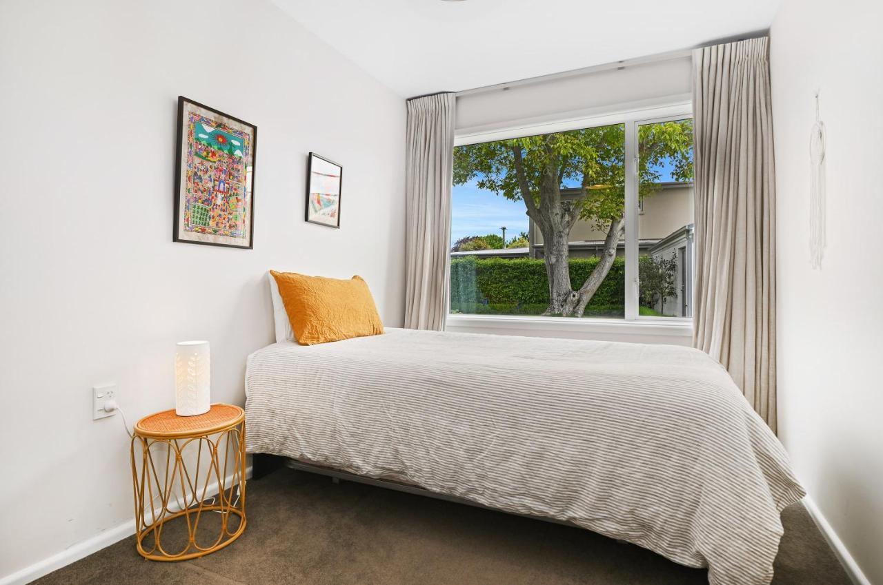 Family-friendly, & Garden, 4br, By Airport, Free Parking Holiday home