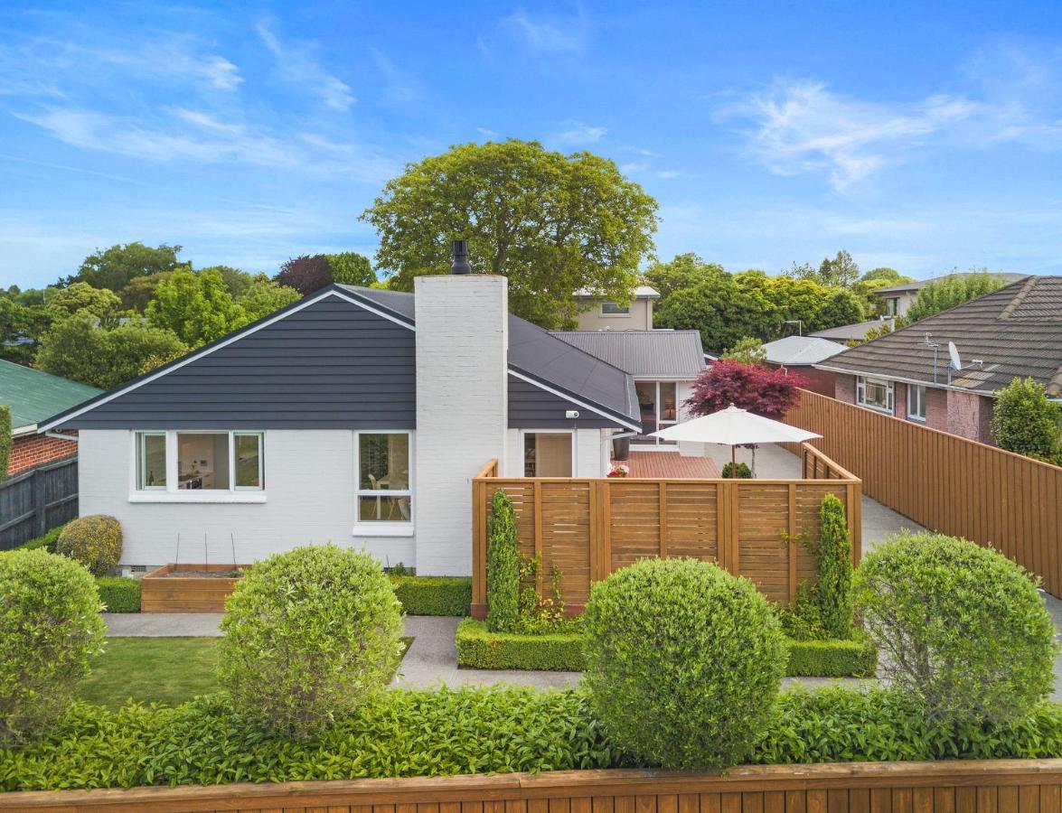 Holiday home Family-friendly, & Garden, 4br, By Airport, Free Parking *