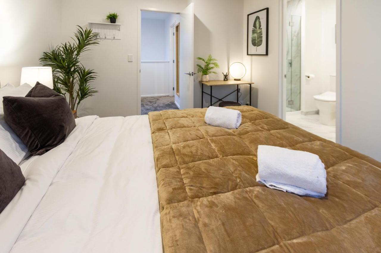 Apartment 3 Bedroom 2 Bathroom Hagley Parkside Perch *