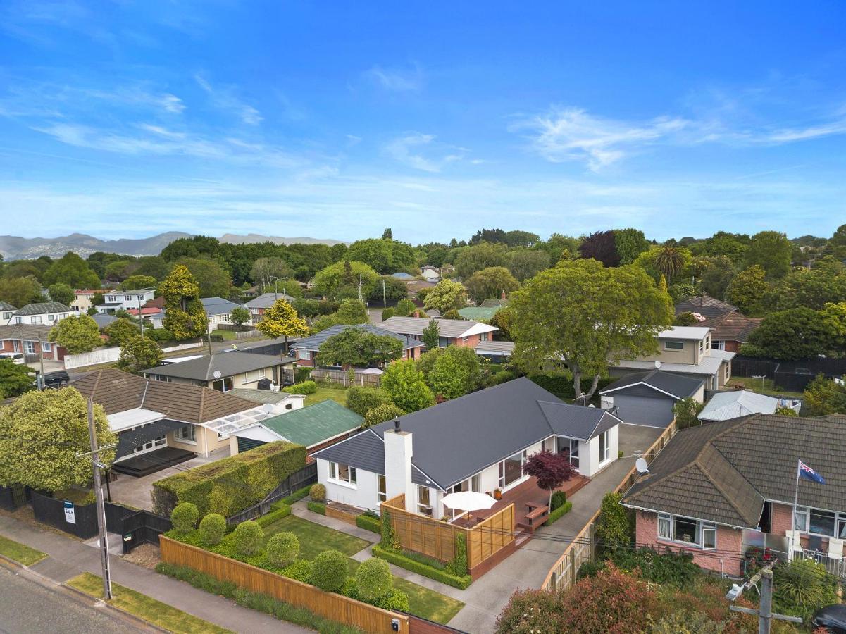 Holiday home Family-friendly, & Garden, 4br, By Airport, Free Parking