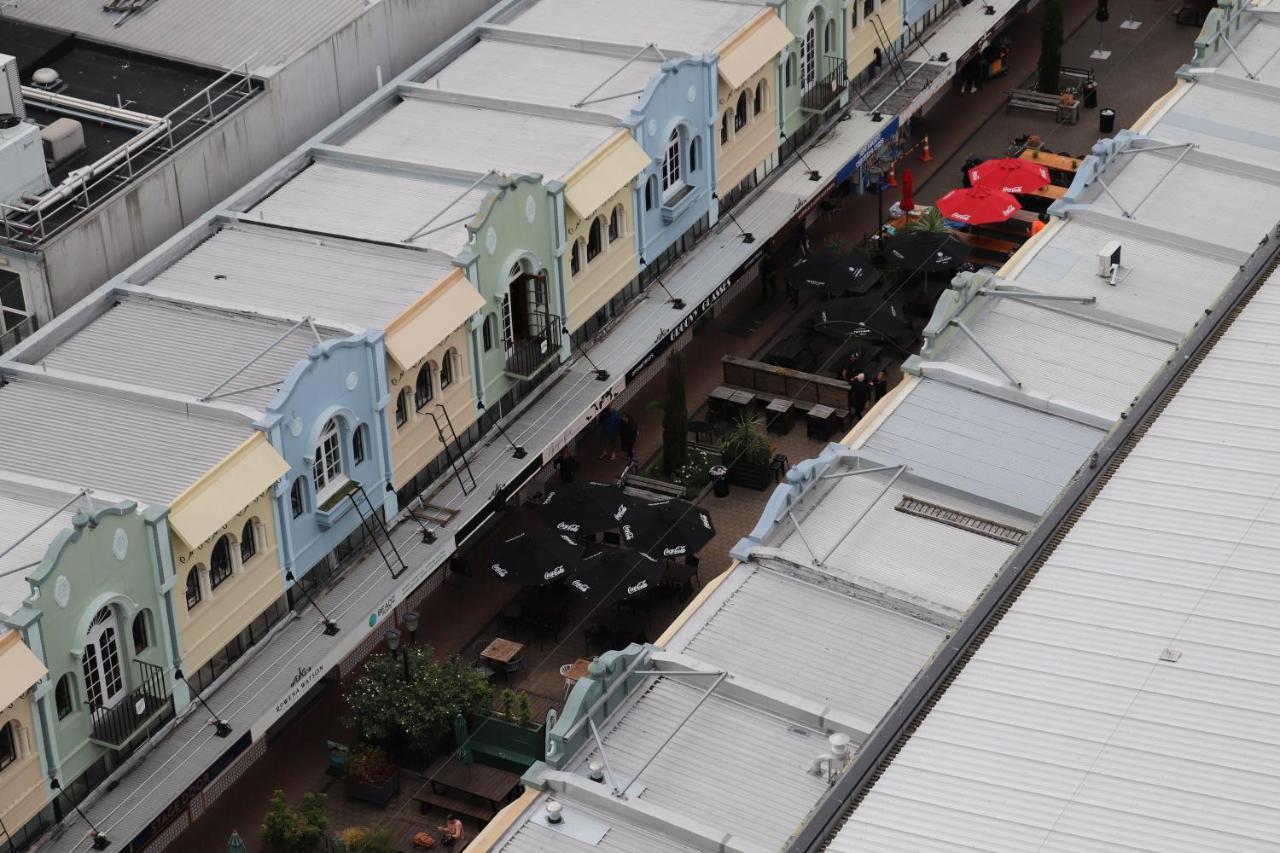 Cbd Loft Style With Free Valet Parking Apartment