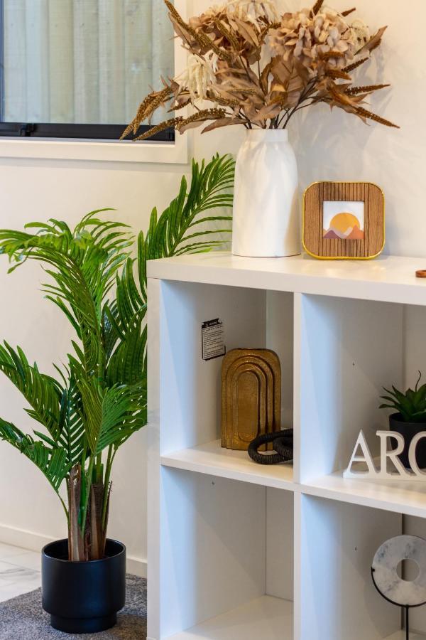Apartment Trendy 3 Bedroom 2 Bath Residence,