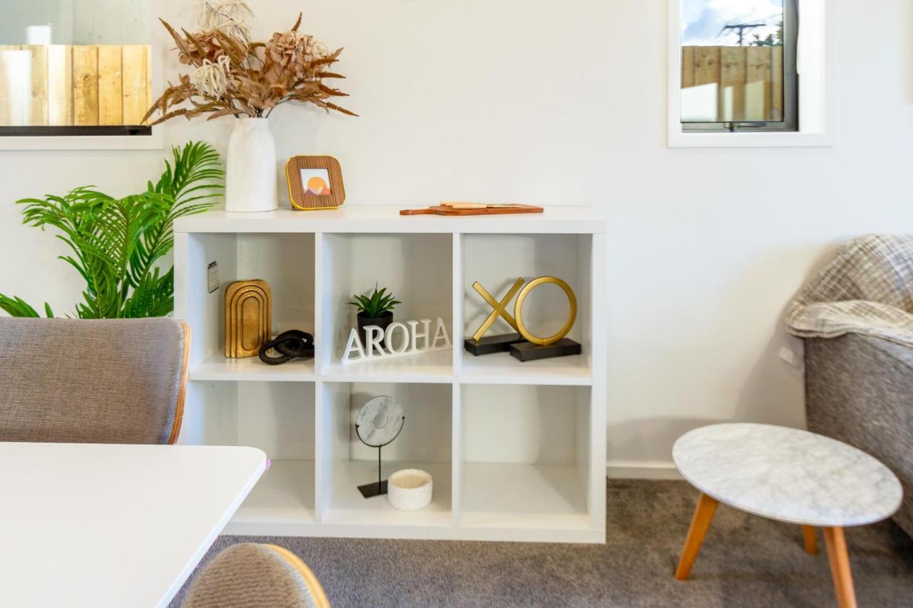 Trendy 3 Bedroom 2 Bath Residence, Apartment *