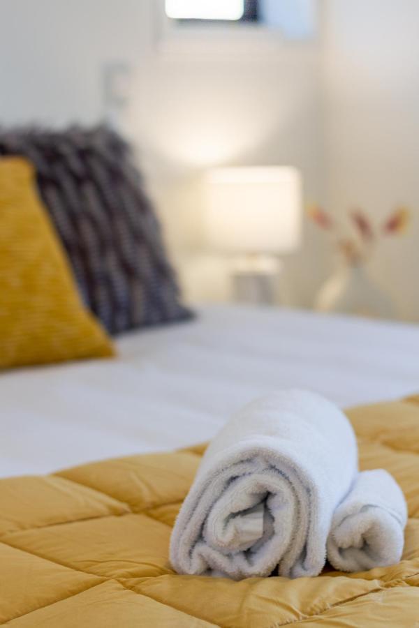Apartment Trendy 3 Bedroom 2 Bath Residence, *