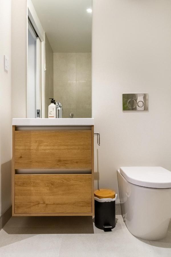 Latimer Square 1 Bed 1 Bath - Single Level Apartment *