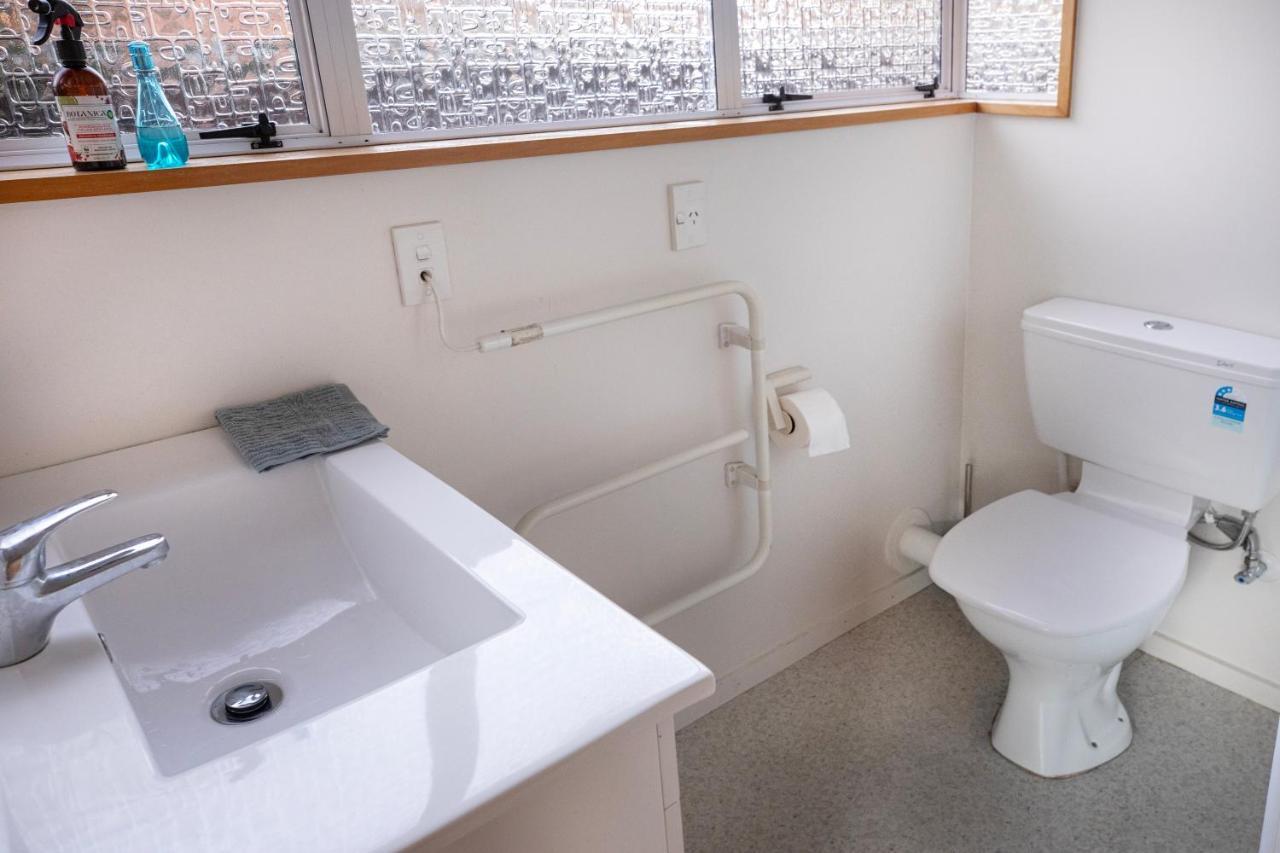Holiday home Convenient Westfield House 3bedroom 2bath