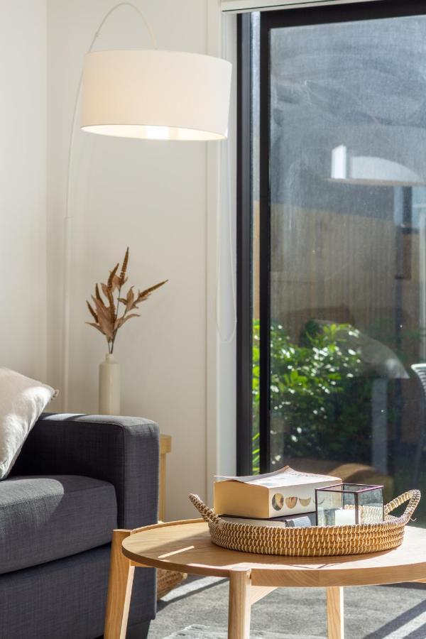 Modern Townhouse Cashel Street 2 Bed 2 Bath Apartment *