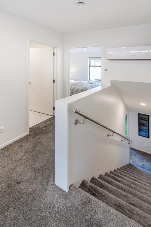 Vibrant City Abode - 2 Bed 2 Bath Apartment Christchurch