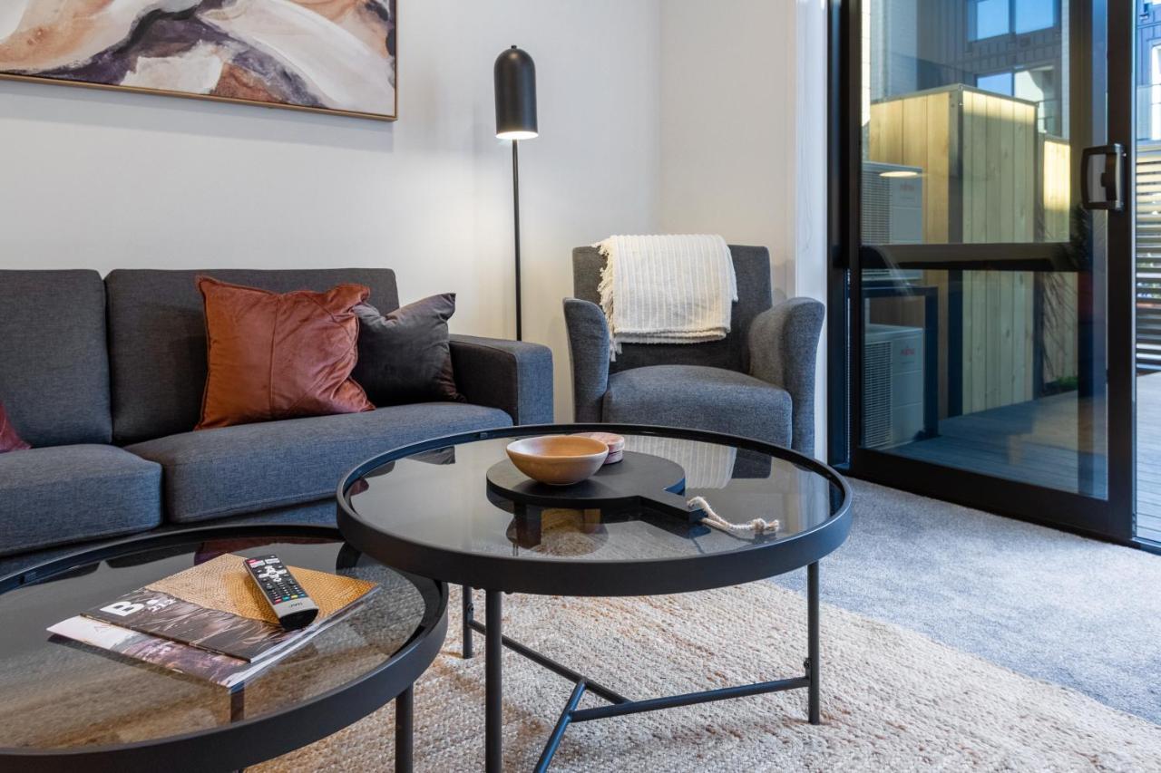 Executive Hideaway 5 Mins To Hagley Park Riverside 4 Beds 4 Bath Apartment