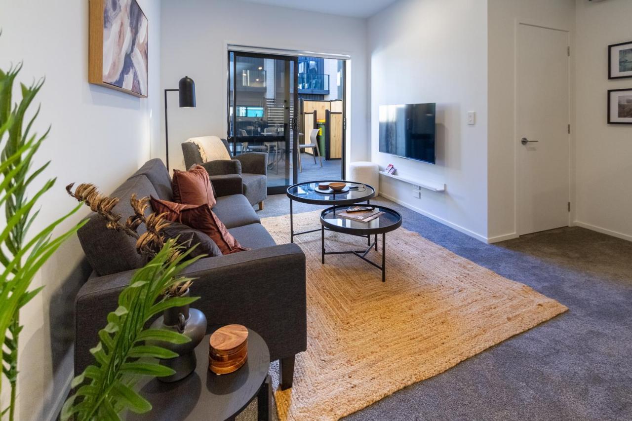 Executive Hideaway 5 Mins To Hagley Park Riverside 4 Beds 4 Bath Apartment Christchurch