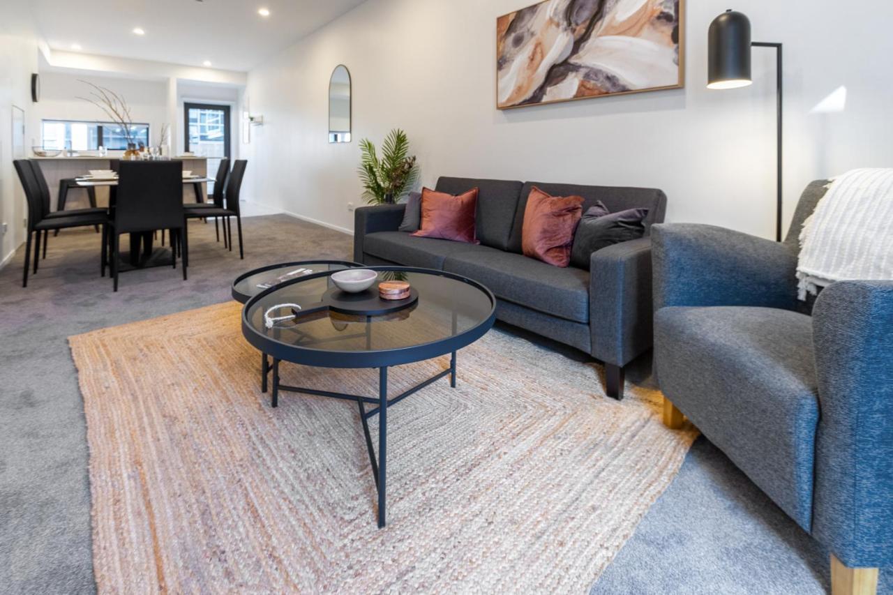 Apartment Executive Hideaway 5 Mins To Hagley Park Riverside 4 Beds 4 Bath