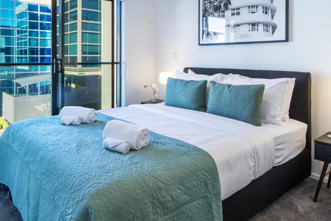 Apartment Executive Hideaway 5 Mins To Hagley Park Riverside 4 Beds 4 Bath *