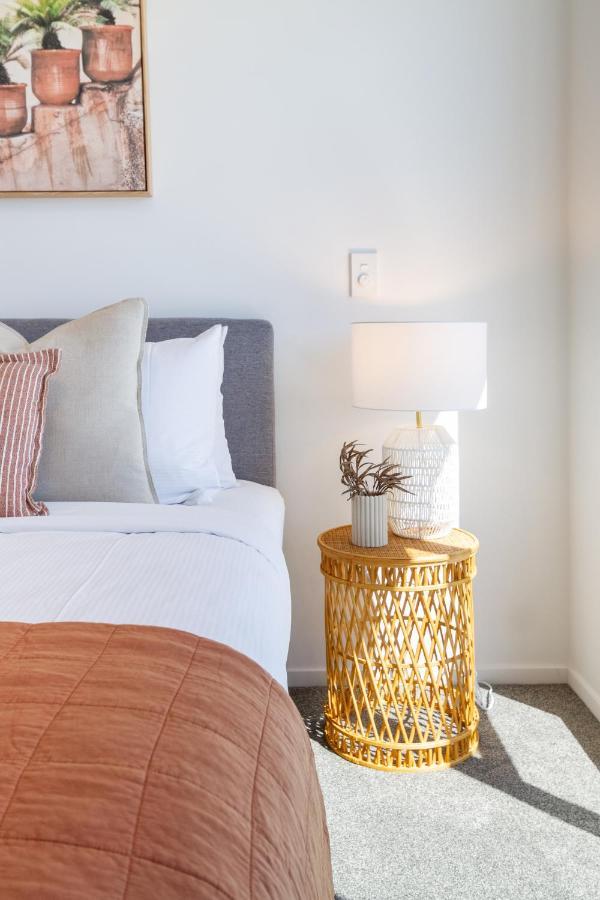 Central Sunny Perch 2 Bed 1 Bath Apartment Christchurch