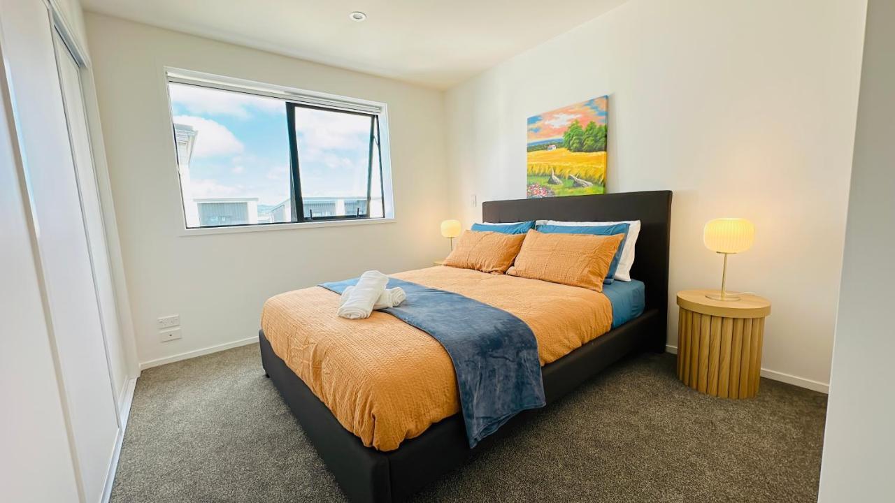 Walking Distance To Riverside Market & Hospital *