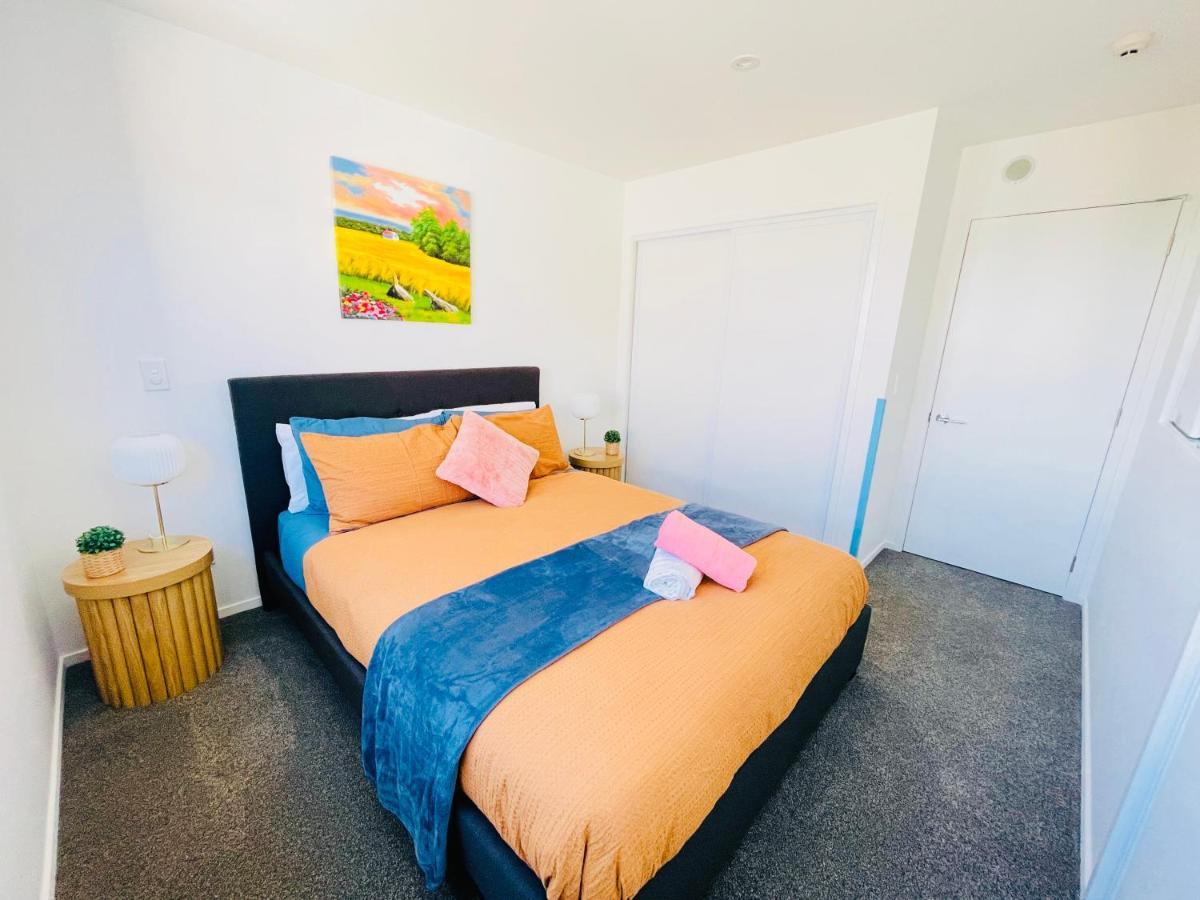 Apartment Walking Distance To Riverside Market & Hospital *